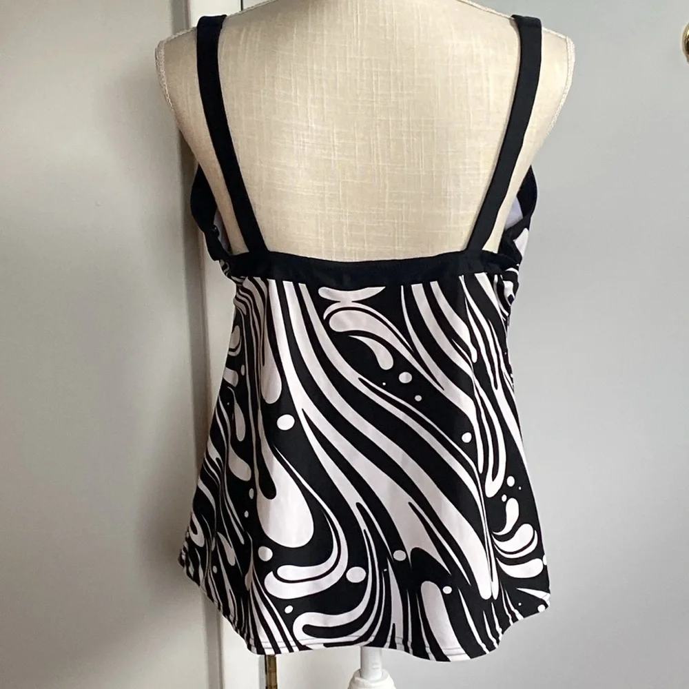 Zero Posur Swimwear Black White Tankini Swim Top Size 16